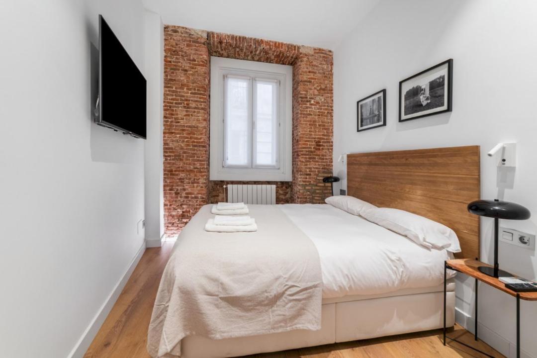 2 Bedrooms 1 Bathroom Furnished - Centro - Equipped & Stylish - Minty Stay Мадрид Екстериор снимка